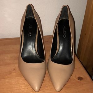 Tan leather Aldo pumps size 7
